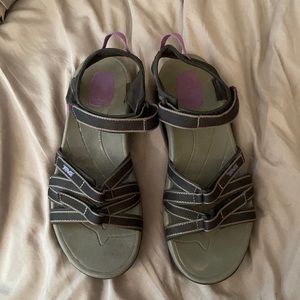 Teva Tirra Size 11 Sandals